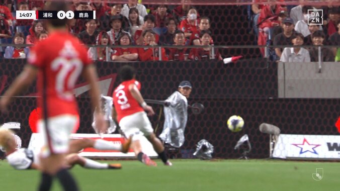 「酷い失点」浦和GK西川、痛恨のミスキックからの失点に「何やってんねん」辛辣コメント殺到もファン「チーム全体の問題」を指摘 4枚目