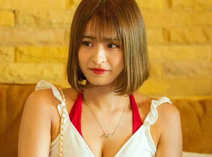 元国民的アイドルがモテモテ！「正直嫉妬する」バチバチに火花を散らす男たち 1枚目