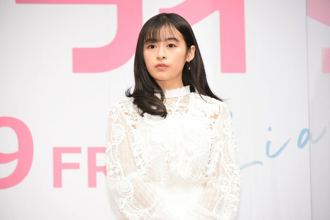 森七菜、晴れの儀式で太陽を出現させる　太陽を見ながら「あっちいなあ！」 3枚目