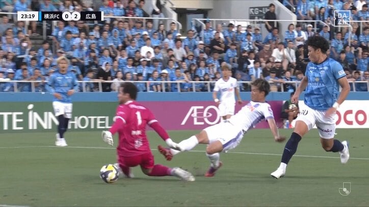 【映像】連続エラーで相手FWにアシスト→痛恨失点の瞬間