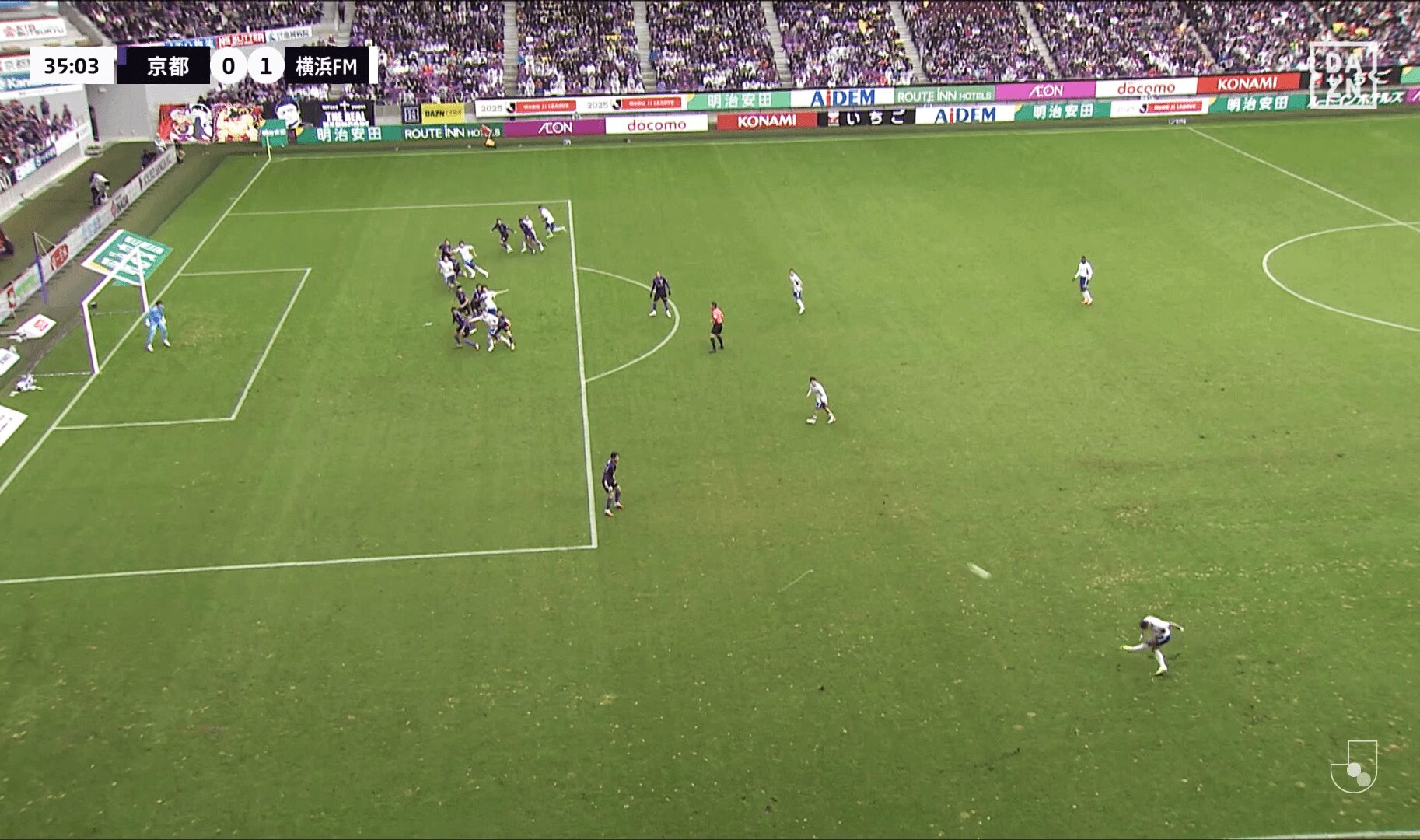 【写真・画像】物議を醸すPK判定…「確実に蹴ってる」「妥当なジャッジ」ガンバMFとヴィッセルMFの“接触”でファンの意見が真っ二つ　1枚目