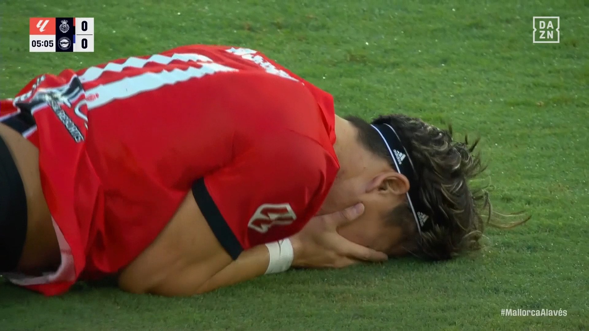 【映像】浅野拓磨、強烈肘打ちを受けた瞬間