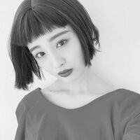 『アメリ』の主人公になりきり！大友花恋、珍しい“オン眉ショット”を公開