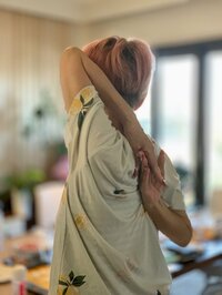 ナオコの旦那『突然　朝のストレッチ』