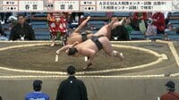 「えげつない体幹」背中の筋肉“バキバキ”力士に騒然 衝撃の投げに「マンガみたい」「凄いけど危ない」