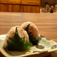 たんぽぽ川村エミコ『明太子と胡麻のおむすび』