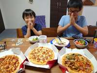 山田花子『初めての宅配ピザ』