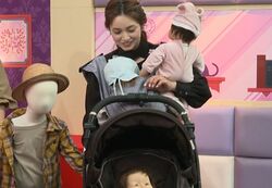 4児のママ・平愛梨、3人が寝た状態でのお出かけスタイルがスゴすぎてもはや競技「SASUKEでやったほうがいい」