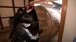 「蔵の入り口より大きい桶を出したい」登録有形文化財での救出劇！助っ人に数学芸人が登場