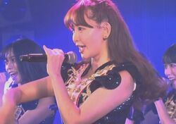「あんなミニスカートで！」小嶋陽菜（36）、7年ぶりに秋葉原でAKB48時代の楽曲ステージ！指原が感動「カッコよすぎ」