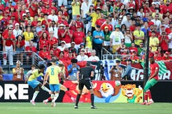 「エグすぎん？」衝撃の“101キロ爆速弾”！ブラジル代表FWヴィニシウス、相手DFを翻弄→強烈シュート炸裂「こんなん止められない」