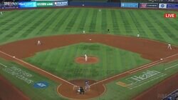 大谷翔平の特大ホームランに相手外野手も“確信フリーズ”…頭上通過を「ただ見上げるだけ」の衝撃弾にスタジアムは大歓声