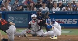 どこ投げてんだよ！ 頭部への危険球が頭上を通過… ド軍野手の“死球回避”の動きが「神業すぎる」