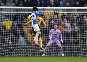 三笘薫、華麗なプレミア初ゴール！ 強烈同点ヘッドで前節の初アシストに続き2戦連続先発で躍動 全得点に絡む活躍でチームの連勝に貢献