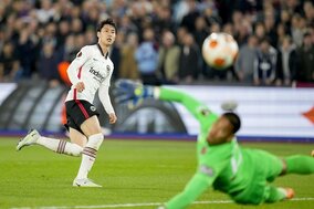 鎌田大地、ELの週間MVPに選出！　今季ELで5得点、フランクフルト躍進の原動力に