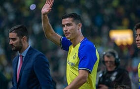 「素晴らしい」「とても感動的」C・ロナウドが粋な計らい、お披露目会でのサインボールを少女にプレゼントもあわやハプニングに