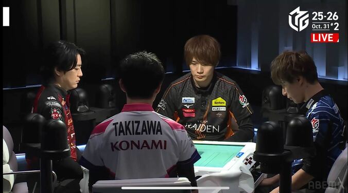 フライデーナイトに実現したイケメン卓の様子