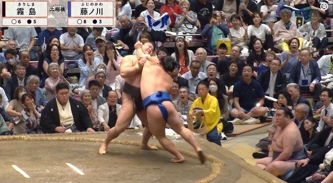 藤ノ川が「左手だけで霧島を…」驚異の逆襲で3大関総なめ「ラリアット」「腕取られたまま」圧巻光景に驚きと称賛 2枚目
