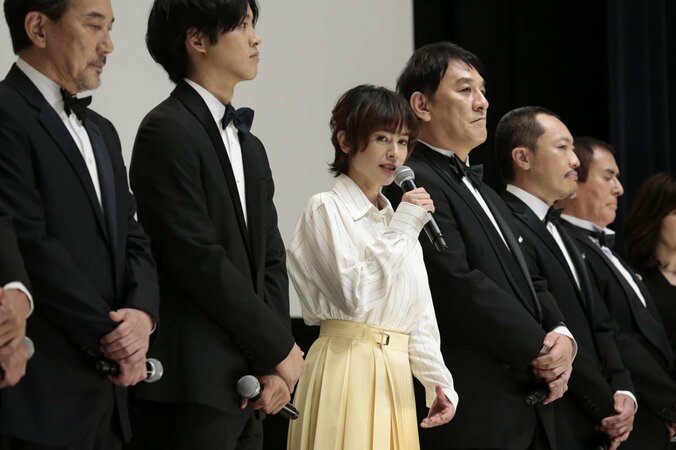 役所広司＆松坂桃李ら豪華12名がそろい踏み　白石和彌監督最新作『孤狼の血』に自信 5枚目