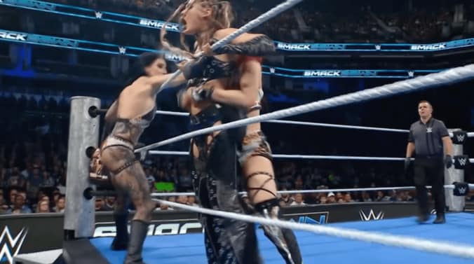 巧みにタッチで入れ替わると…