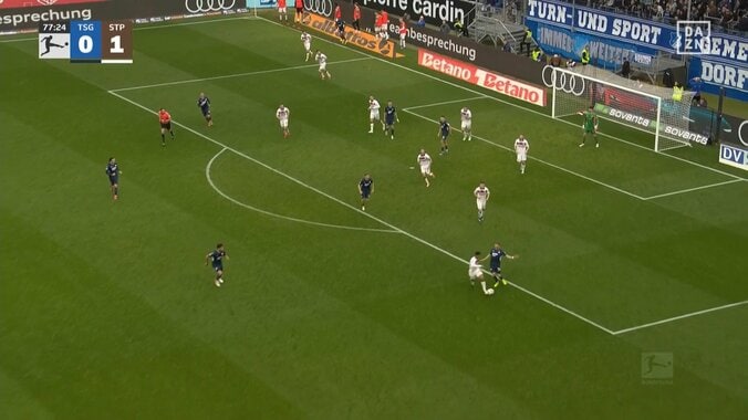 スタジアム騒然「4人くらい抜いた？」日本代表MFの“神業突破”にファン衝撃「こんな運べたんや」「完全に相手の虚をついたドリブル」 5枚目