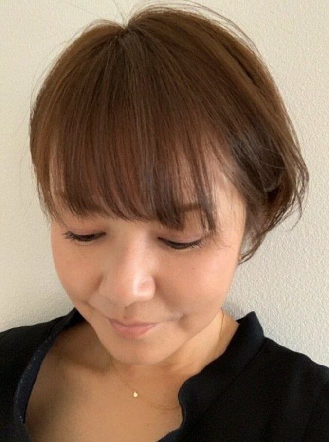 中澤裕子、髪色を変えた写真を公開「夫はいつも気づかないけど」 1枚目