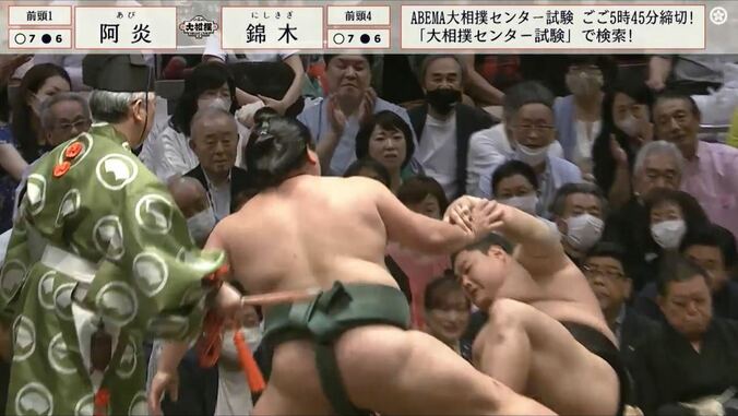 土俵際で倒れた相手力士を気遣う姿に相撲ファンほっこり「優しい錦木」7連勝で勝ち越しも決める 1枚目