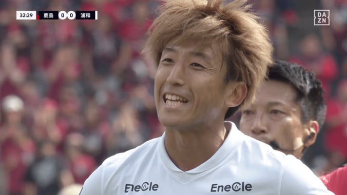 「うぉ、まじか…」鹿島最強GKの“神セーブ”に浦和MFが唖然！早川友基に絶賛続々「超絶反射級が毎試合」「リアル若林源三」 5枚目