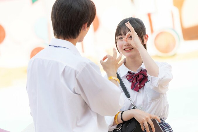 男子5人全員がひとりの女子に夢中！「上目遣いがかわいい」初対面でメロメロに『今日好き』パタヤ編スタート 1枚目