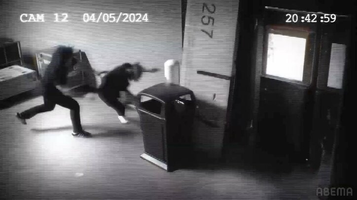 【写真・画像】防犯カメラが捉えた暴行劇に騒然　覆面レスラー襲撃の真犯人発覚で激震…女子レスラーもブチギレ、衝撃KOが物議　1枚目