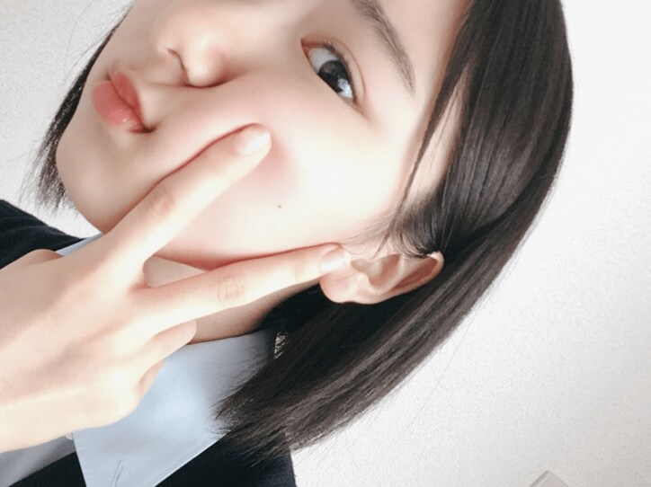 話題の美少女・池間夏海、キュートな“ホクロピース”ショット公開