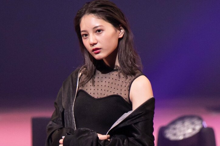 けやき坂46小坂菜緒がクールさとフレッシュさで客席魅了、BGMは『二人セゾン』