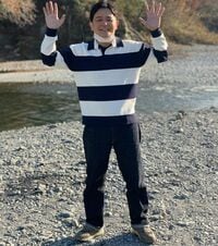 千鳥ノブ、「ベストジーニスト賞」狙い!? ジーンズコーデ公開 「似合ってる」「推せます」の声