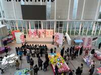 キャシー中島『横浜市役所アトリウムのイベントがスタート』