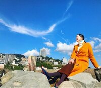 アンミカ、人生初熱海でポーズ「熱海が大好きになりました」