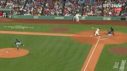 吉田正尚のホームランでブルペンに異変…完璧すぎる一発にチームメイトも“お手上げ”リアクション「完璧すぎた」「ええもん見れたわ」