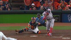 これが世界一への“確信歩き”！シリーズMVPソレアの136メートル場外弾にファン鳥肌「このシリーズ神だわ」