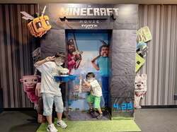  辻希美、息子たちと一緒と観に行った映画「世界観がリアルで感動した」 