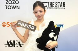 IVE・レイ、初のMC大役で見せた後輩グループへの想い「私の本当の姿が映っています」新番組では意外な姿も