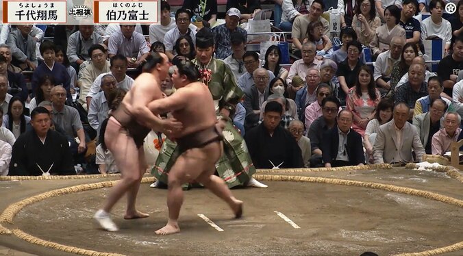 二度目は伯乃富士がつっかける