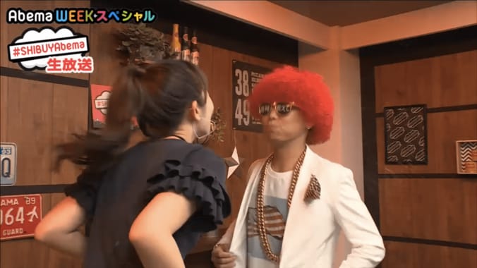 鈴木あや、渋谷のカリスマに口から水を吹きかける　「唾液が混ざってる」とニヤニヤ 4枚目