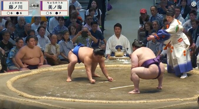 藤ノ川が「注意されました」 実況アナが指摘「前に置いては…」一体、何が? 立ち合いの息詰まる光景に注目 4枚目