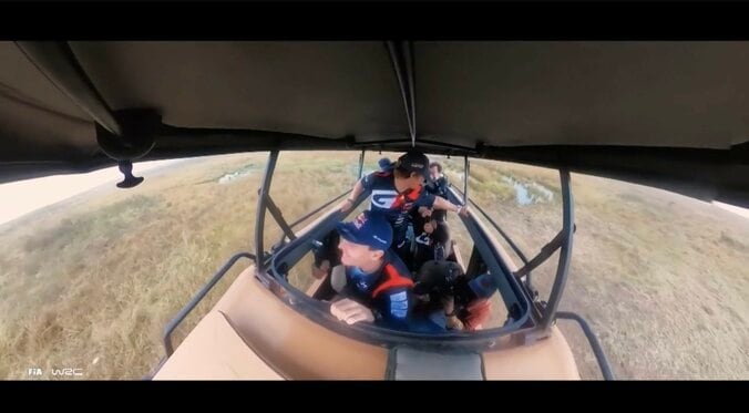 「ナナマル最強」「本来こういう車で走るところ」ランクルが世界屈指の悪路を走る姿に反響 “小さな新型”にも「FJ復活するんだね」熱視線 5枚目