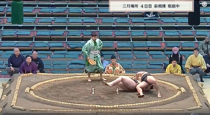前相撲で館内どよめく「いきなり大技」 発生割合0.01％の決まり手に酷似で「居反り出るのすごい」「こんなところでレアな技」反響相次ぐ 4枚目