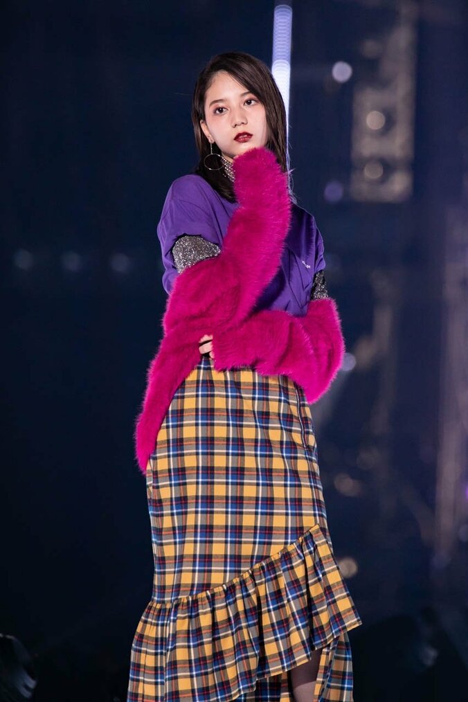 けやき坂46小坂菜緒、クール＆キュートな姿で『TGC』ランウェイ2度歩く 3枚目