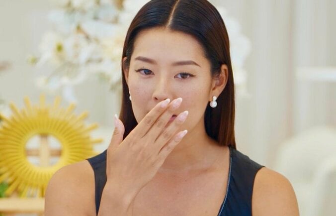 【写真・画像】「父はルイ・ヴィトンジャパン元社長。小4で両親が離婚してママとは離れ…」藤井サチと父親の関係にすみれが涙「親が離婚して大変な思いを抱えて…すごい共感できる」　2枚目