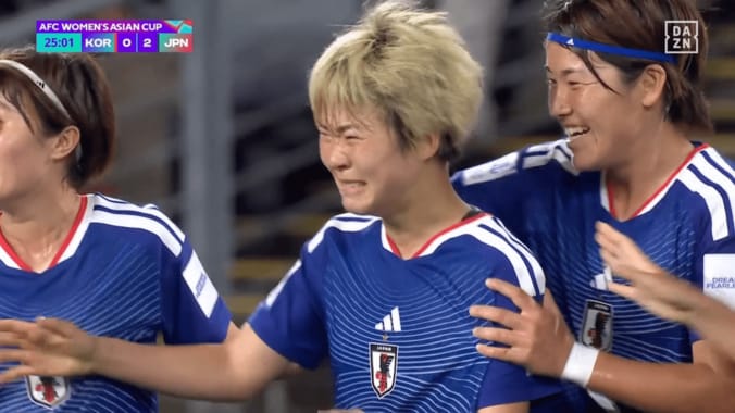 感涙する浜野まいか