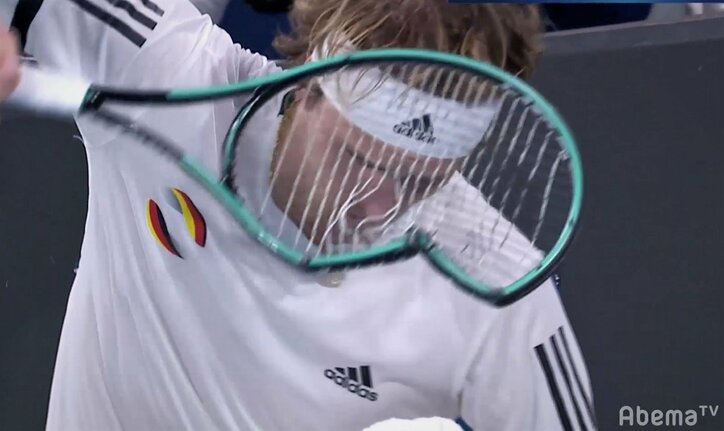 ドイツ選手が衝撃の ラケット破壊 ファン騒然 ラケット虐待 折り初めｗ テニス Abema Times