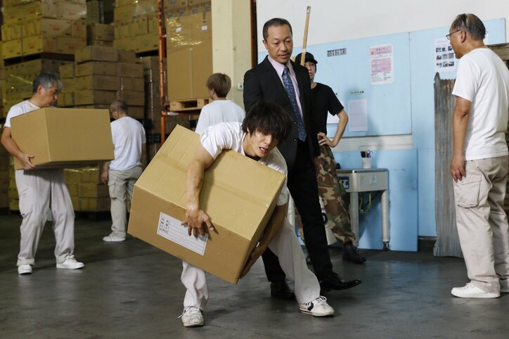 「サイコーにかわいい…」コワモテ・音尾琢真の甘えんぼギャップに視聴者悶絶『ヒモメン』第5話