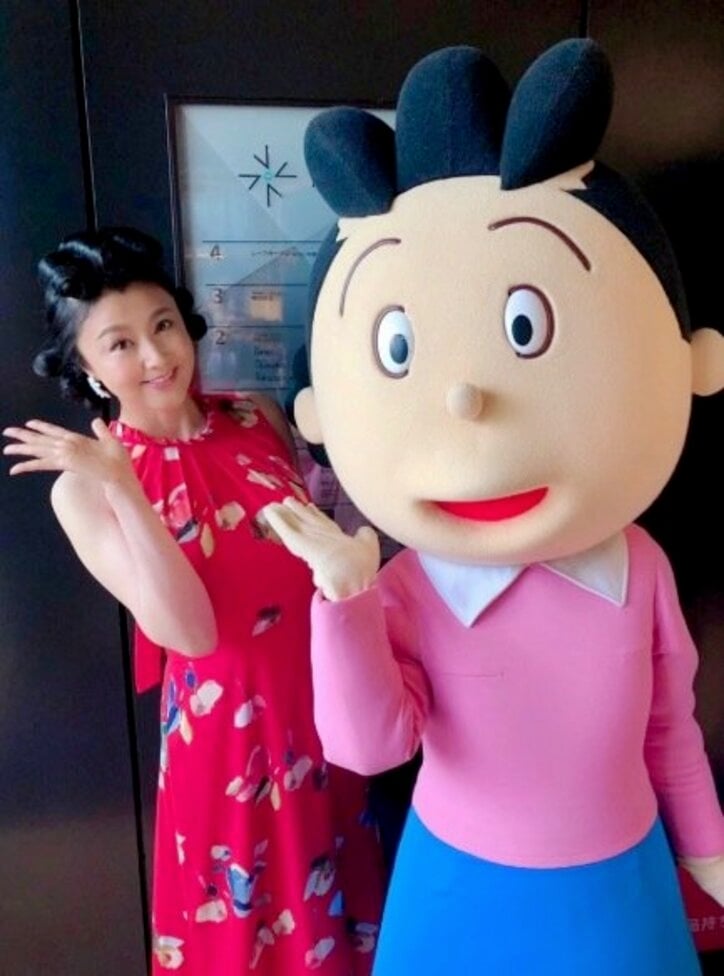 藤原紀香、地毛で作った“サザエさん”ヘアを公開「オープニングセレモニーへ」